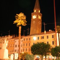 Abendstimmung in Portogruaro mit schiefem Campanile