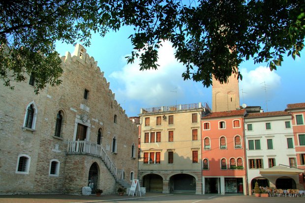 Piazza von Portogruaro mit Rathaus