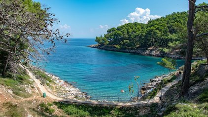Malerische Bucht auf Cres