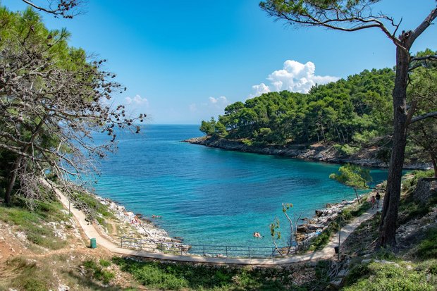 Malerische Bucht auf Cres