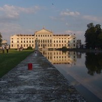 [Translate to English:] Zweite Rückansicht der Villa Pisani.
