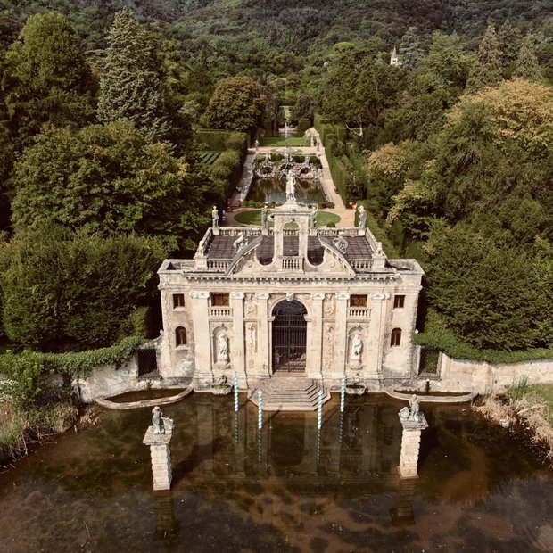 Die Viale delle Peschiere im Garten der Villa Barbarigo | © Tenuta Valsanzibio