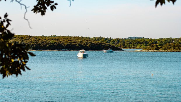 Buchten und Stände von Vrsar in Kroatien