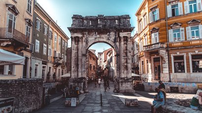 Arch of the Sergii in Pula